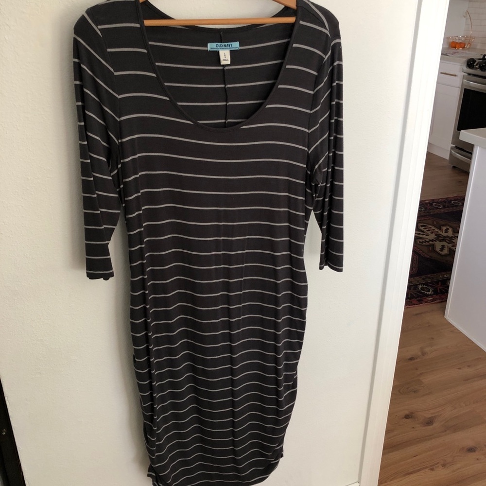Old navy striped maternity dress